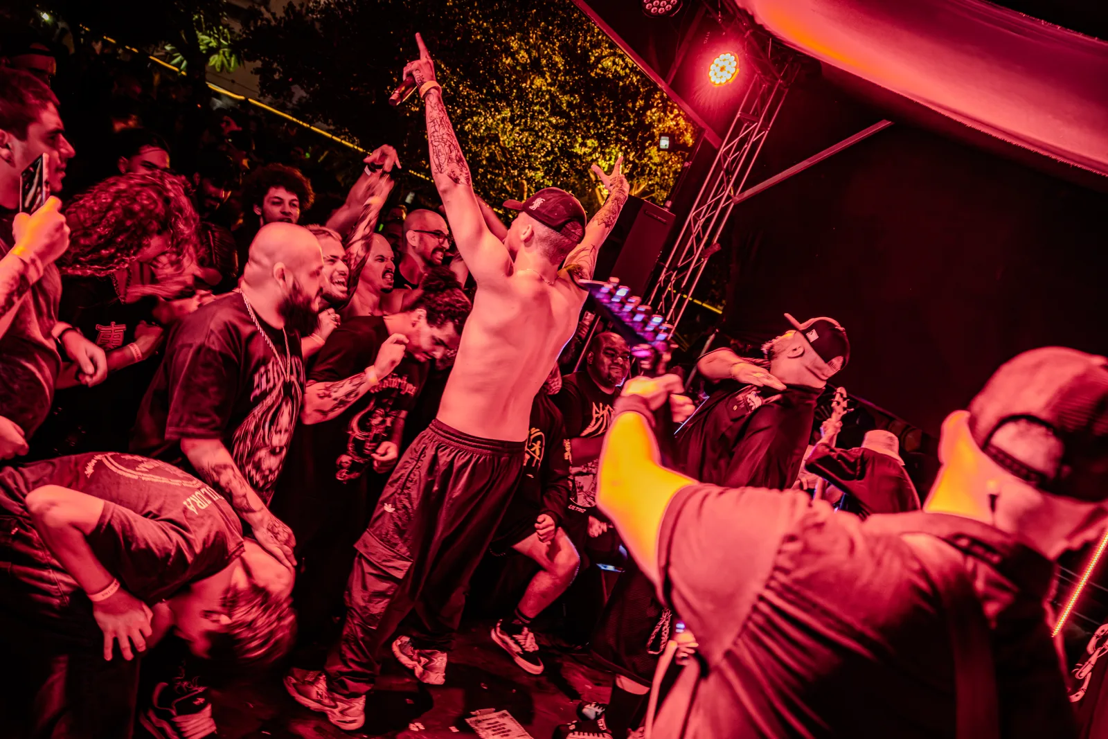 Noite do Peso faz a Galeria do Rock tremer com HardCore e NuMetal — foto 12