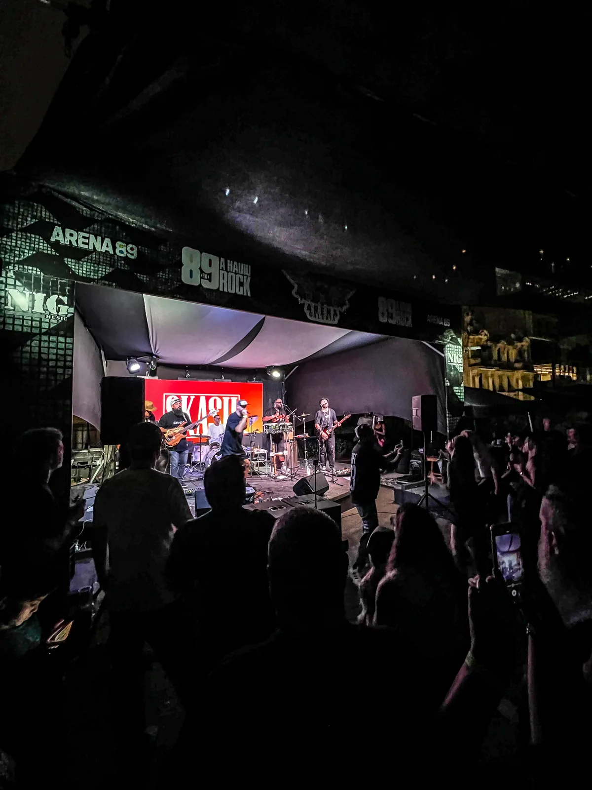 SKASU estreia no palco do Arena 89 com show marcante em celebração ao rock — foto 4