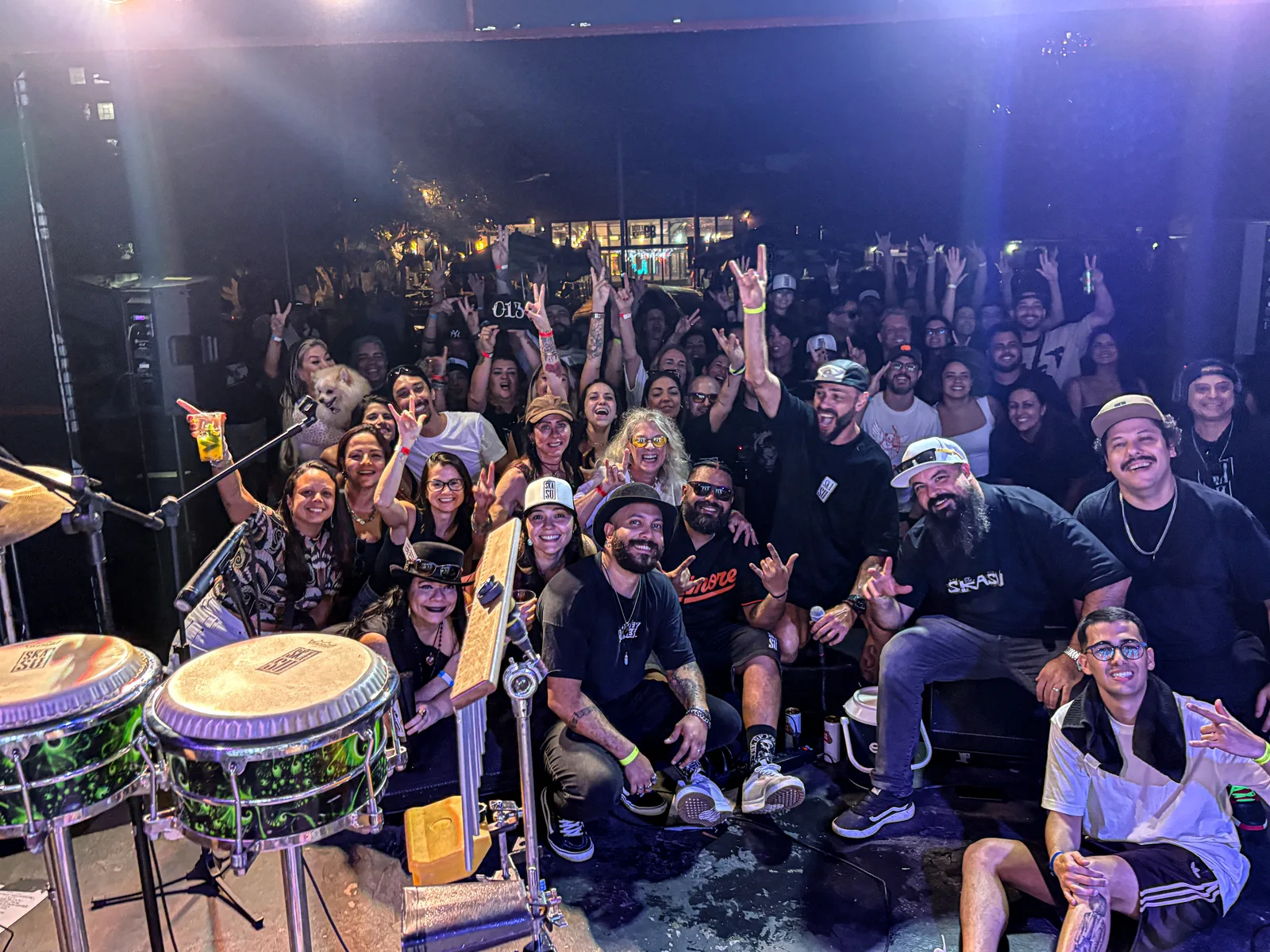 SKASU estreia no palco do Arena 89 com show marcante em celebração ao rock — foto 1