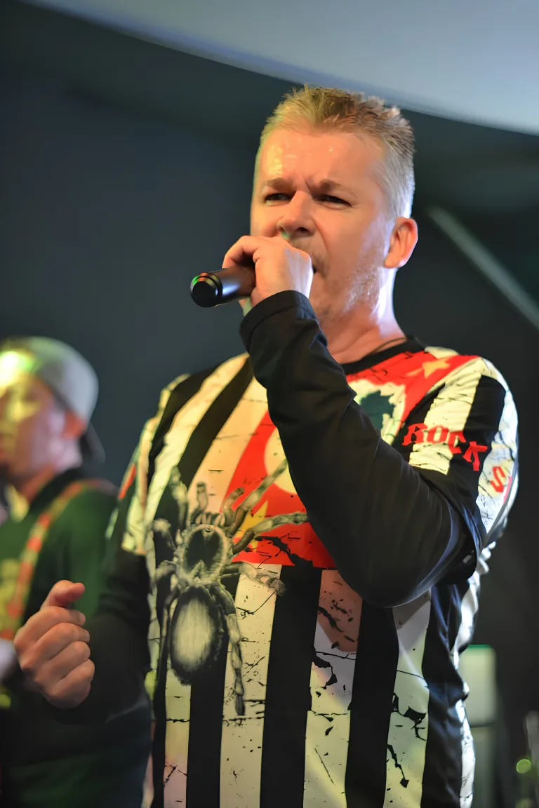 UM SÁBADO DE MUITO ROCK AND ROLL E JOGO DO BRASIL — foto 1
