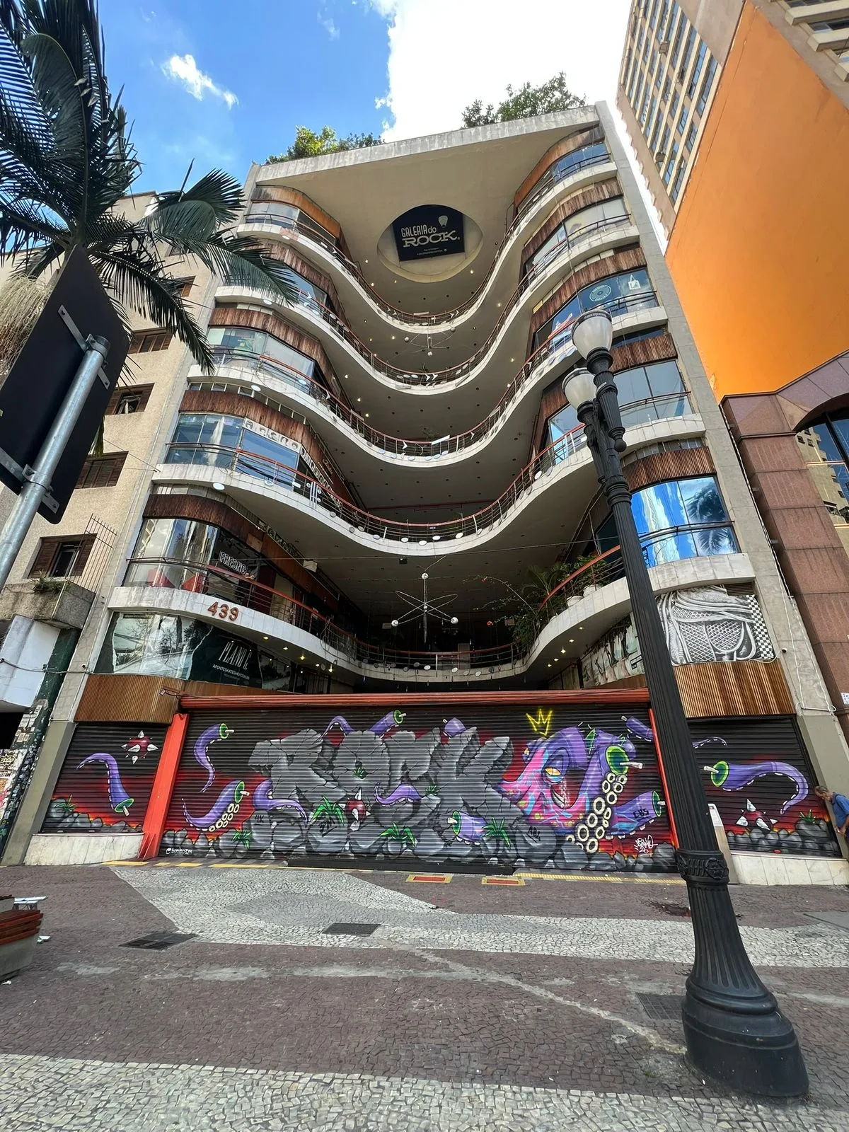 Binho Ribeiro leva o "Graffiti Garden" ao topo da Galeria do Rock — foto 3